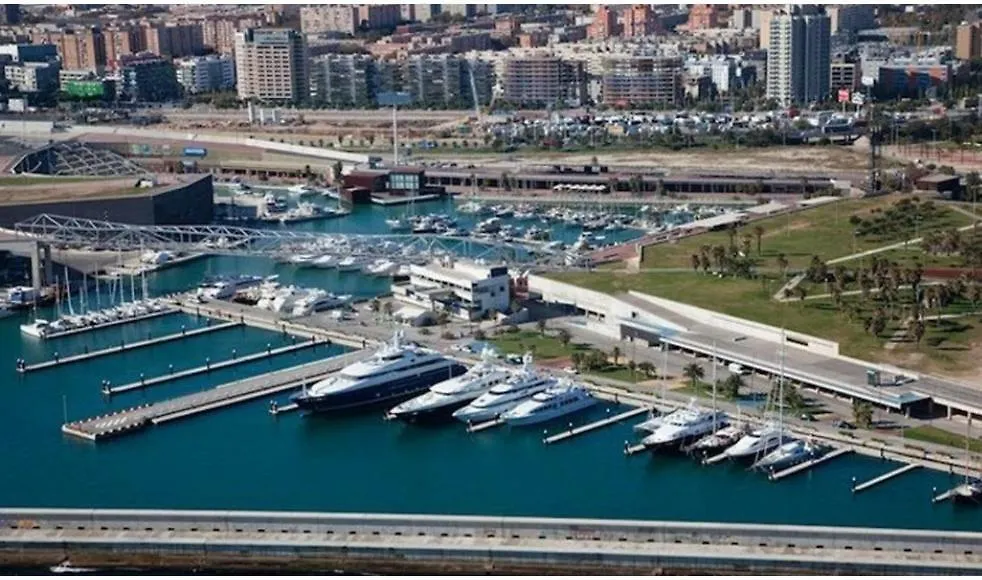 Beautiful Boat Hotel Sant Adria de Besos Botel